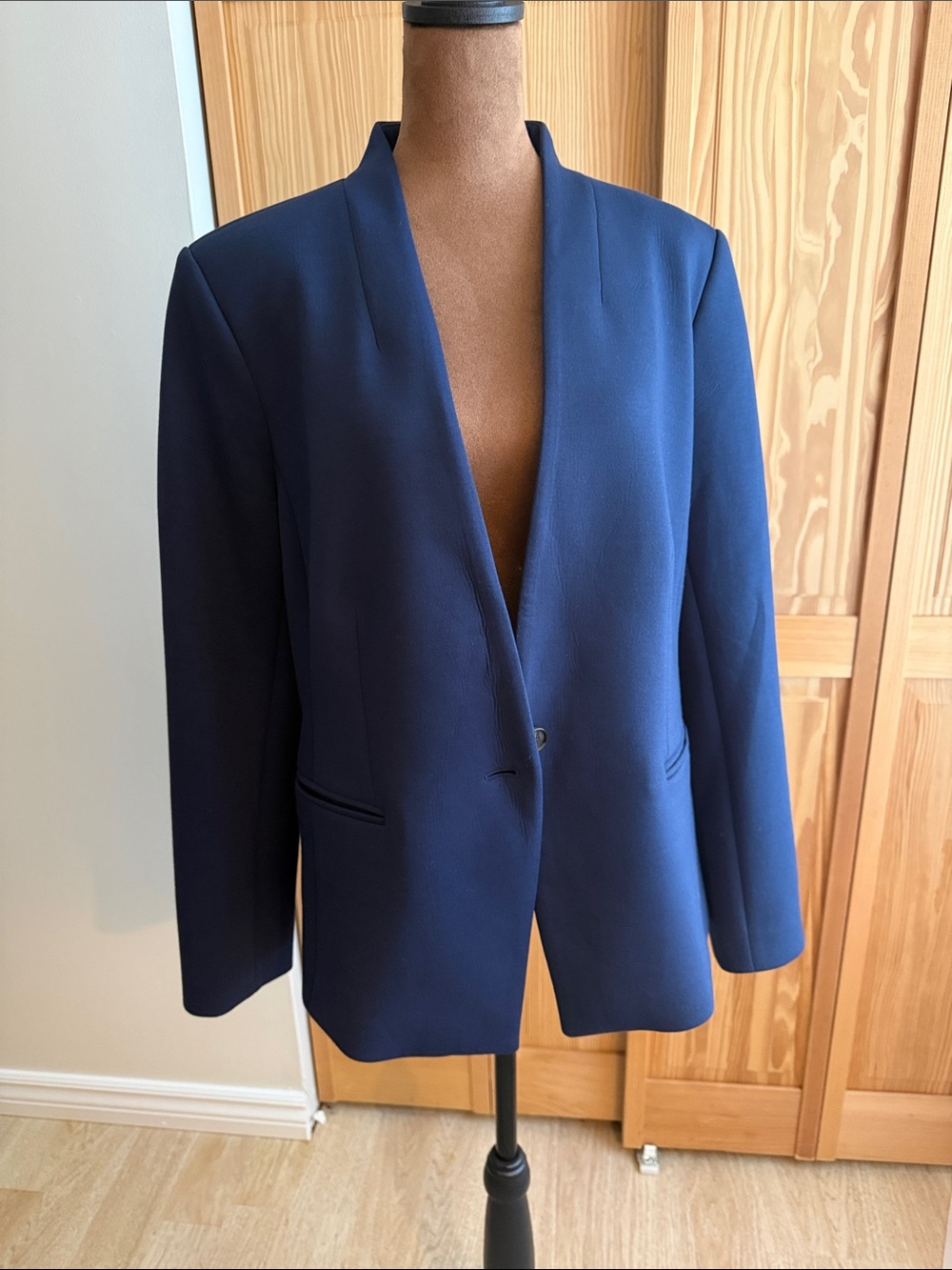Ann Taylor Double knit one button navy  Blazer 14